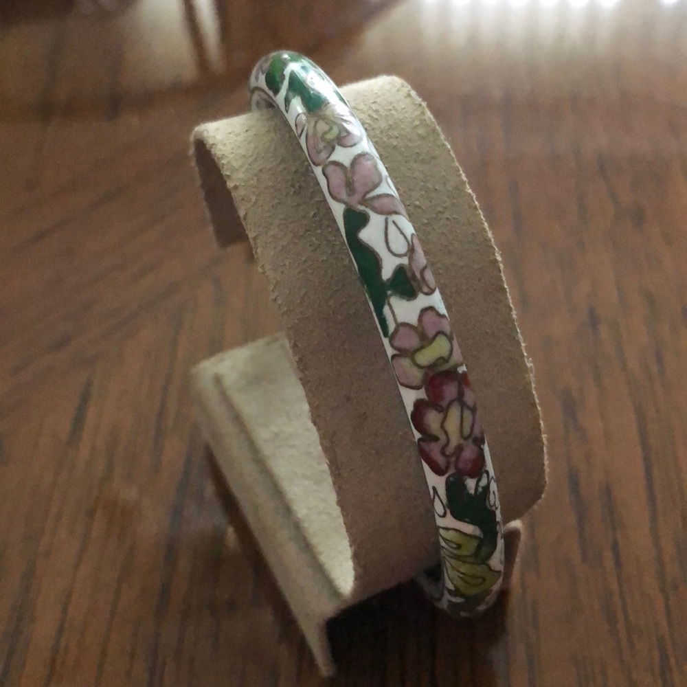 Cloisonné White flower bangle bracelet NEW🌺